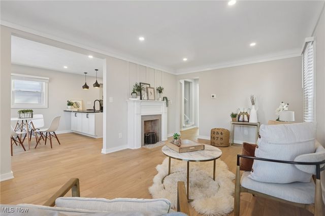 3798 Grosvenor Road, South Euclid, OH 44118