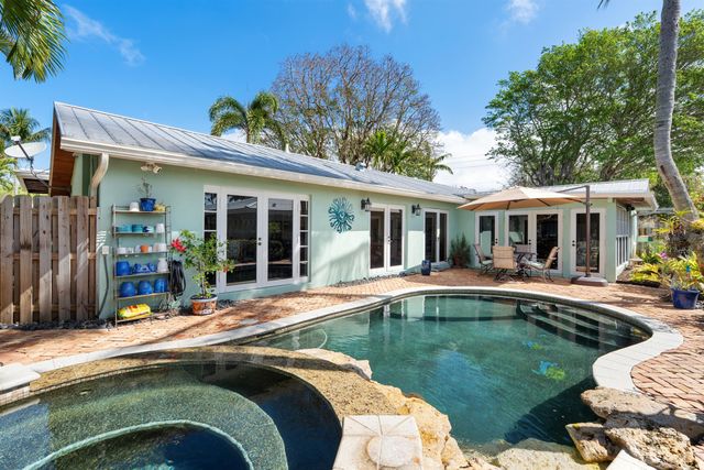 402 Lake Drive, Delray Beach, FL 33444