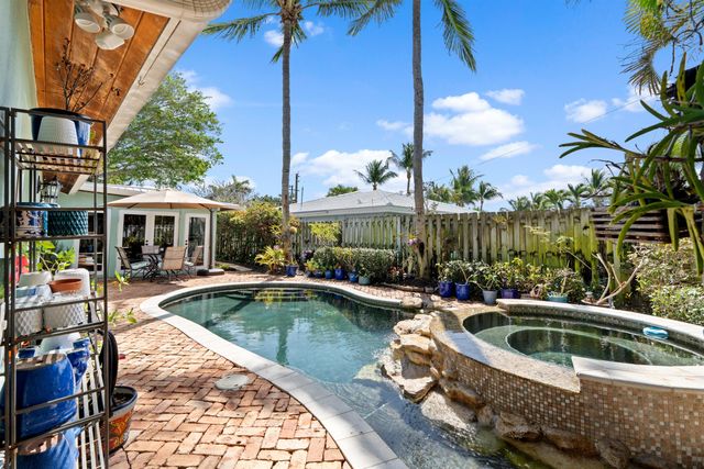 402 Lake Drive, Delray Beach, FL 33444