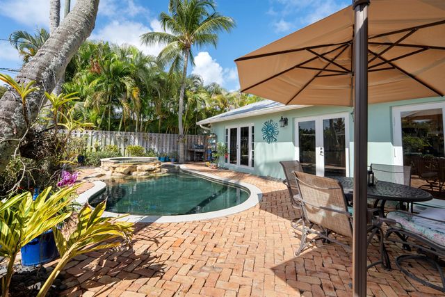 402 Lake Drive, Delray Beach, FL 33444