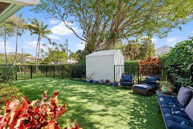 402 Lake Drive, Delray Beach, FL 33444