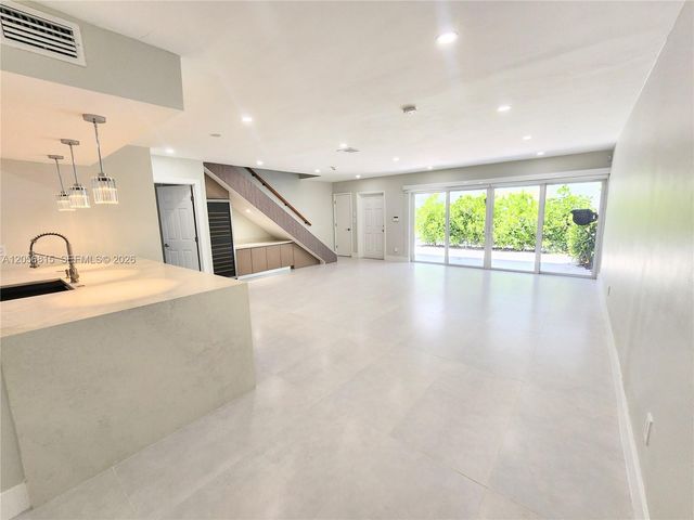7342 Gary Ave, Miami Beach, FL 33141