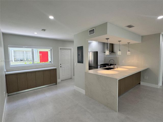 7342 Gary Ave, Miami Beach, FL 33141