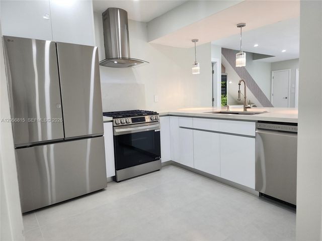 7342 Gary Ave, Miami Beach, FL 33141