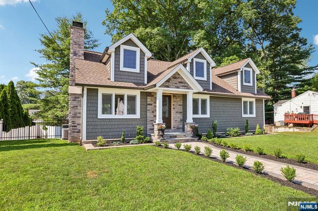 50 Lincoln Place, Waldwick, NJ 07463