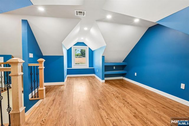50 Lincoln Place, Waldwick, NJ 07463
