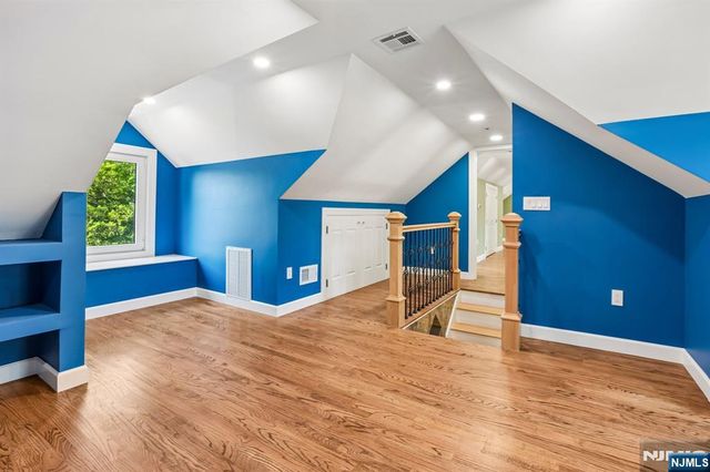 50 Lincoln Place, Waldwick, NJ 07463