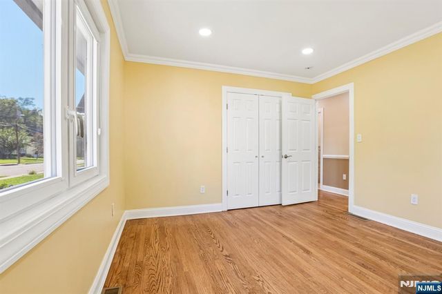 50 Lincoln Place, Waldwick, NJ 07463