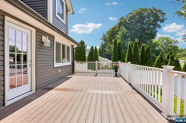 50 Lincoln Place, Waldwick, NJ 07463