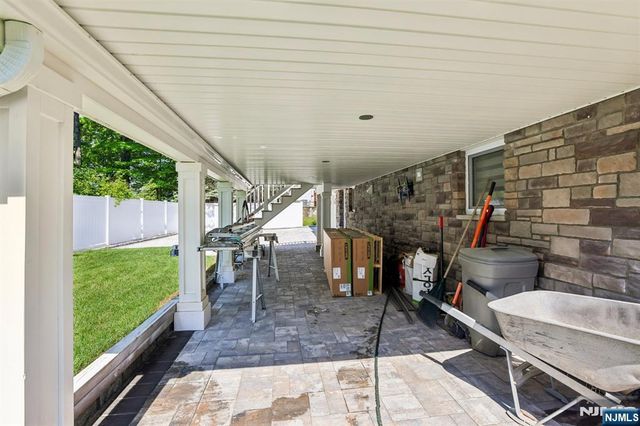 50 Lincoln Place, Waldwick, NJ 07463