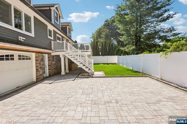 50 Lincoln Place, Waldwick, NJ 07463