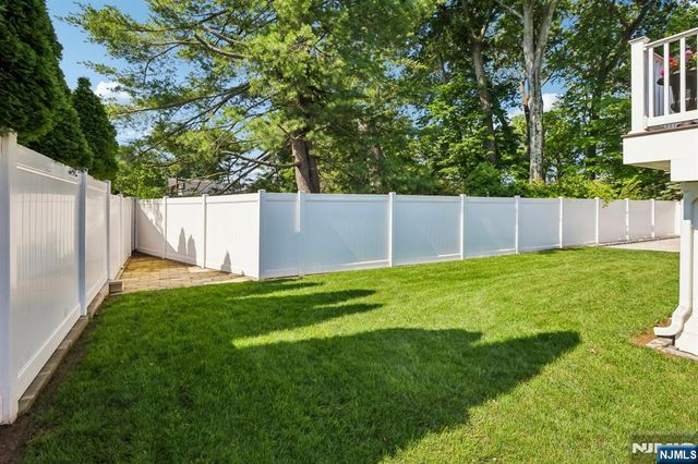 50 Lincoln Place, Waldwick, NJ 07463