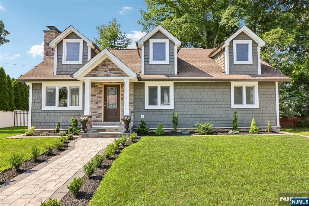 50 Lincoln Place, Waldwick, NJ 07463