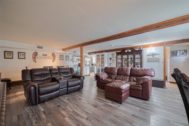 601 N Resident Street, Wharton, TX 77488