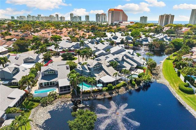 643 Bridgeway LN, Naples, FL 34108
