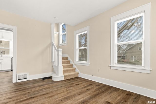 400 E VIRGINIA Avenue, Peoria, IL 61603