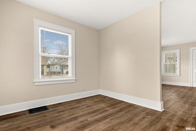 400 E VIRGINIA Avenue, Peoria, IL 61603