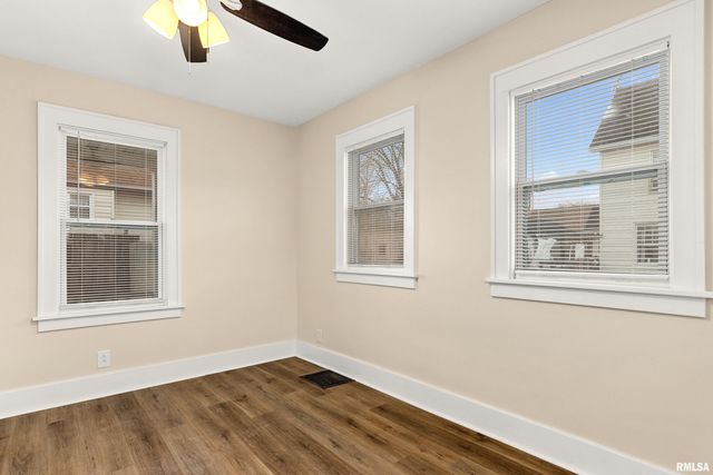 400 E VIRGINIA Avenue, Peoria, IL 61603