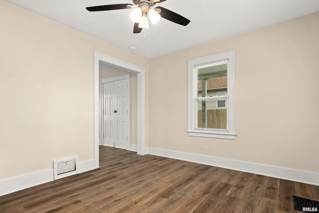 400 E VIRGINIA Avenue, Peoria, IL 61603