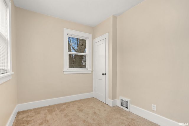 400 E VIRGINIA Avenue, Peoria, IL 61603