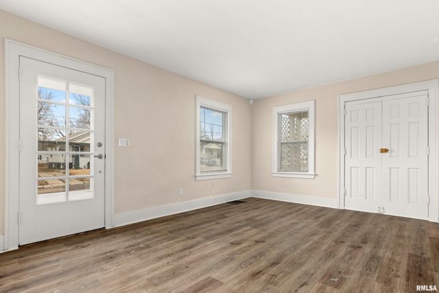 400 E VIRGINIA Avenue, Peoria, IL 61603