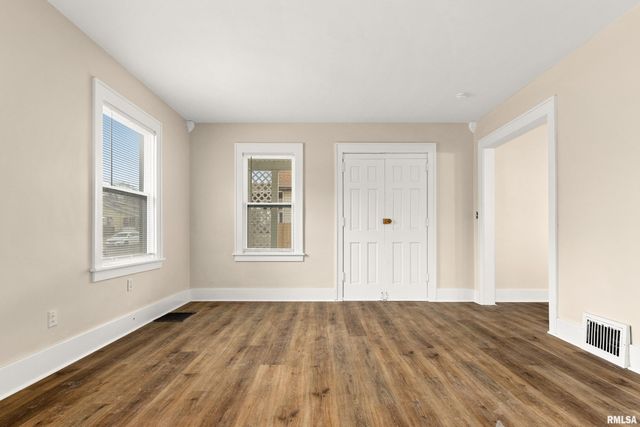 400 E VIRGINIA Avenue, Peoria, IL 61603