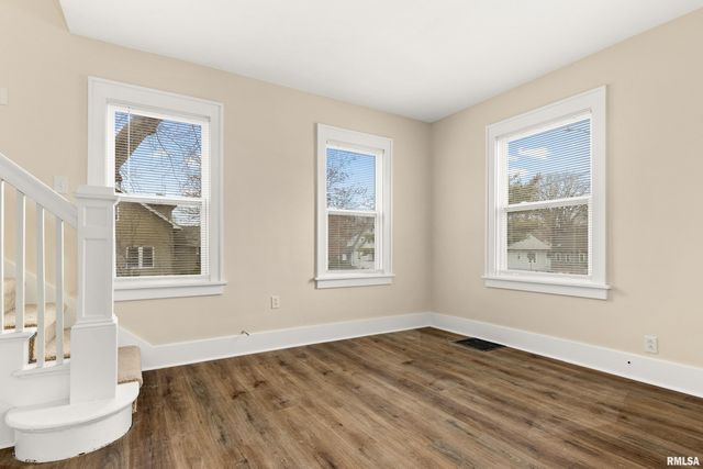 400 E VIRGINIA Avenue, Peoria, IL 61603