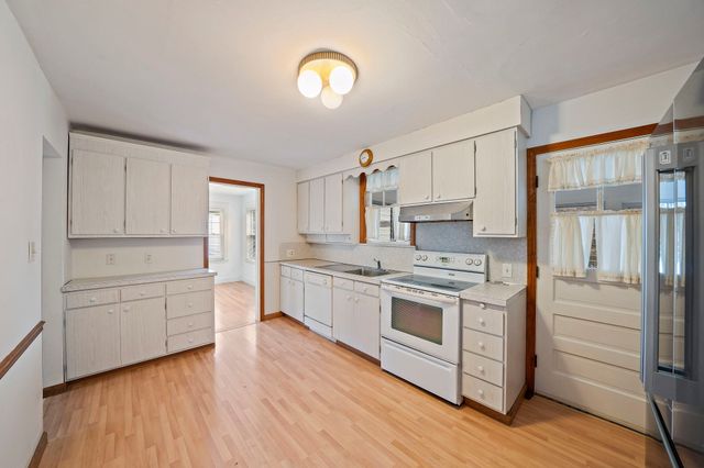 6 Rowe St, Milton, MA 02186