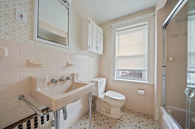 6 Rowe St, Milton, MA 02186