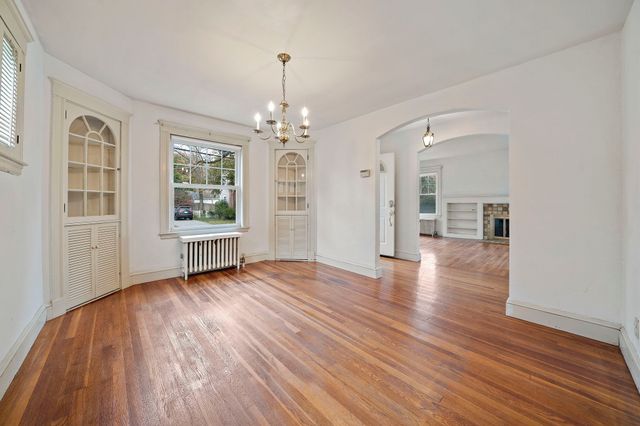 6 Rowe St, Milton, MA 02186
