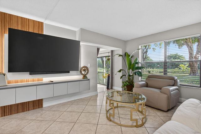 2314 S Cypress Bend Drive 114, Pompano Beach, FL 33069