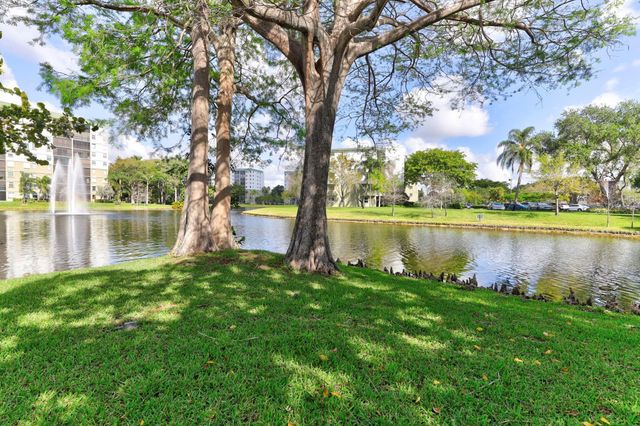 2314 S Cypress Bend Drive 114, Pompano Beach, FL 33069