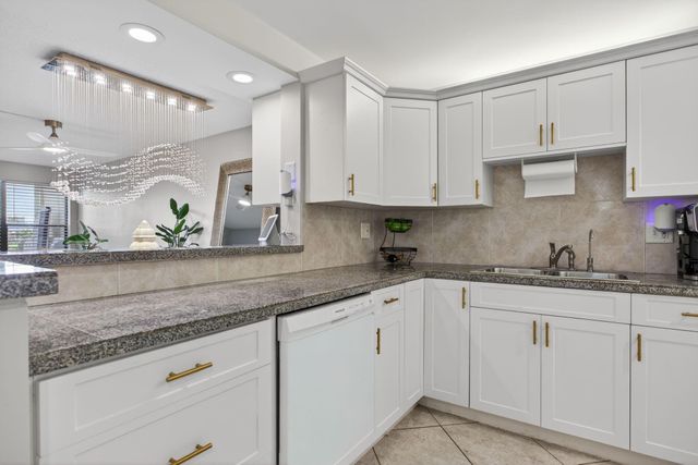 2314 S Cypress Bend Drive 114, Pompano Beach, FL 33069