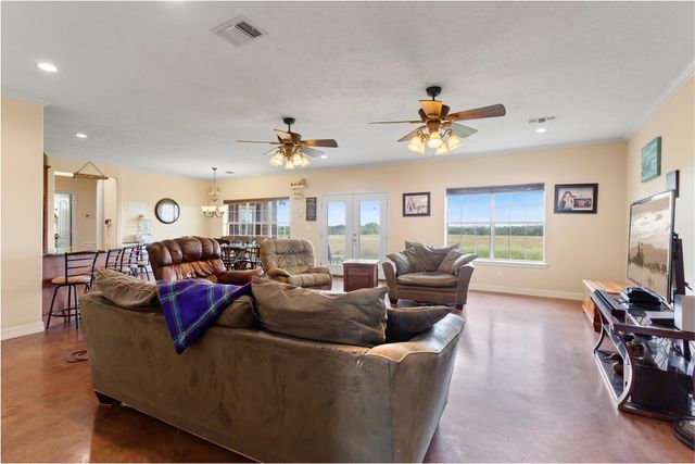 5750 Cedar Hill Road, Brenham, TX 77833