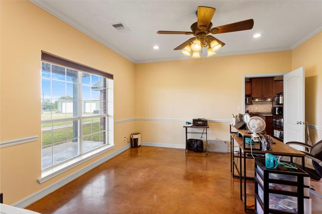 5750 Cedar Hill Road, Brenham, TX 77833