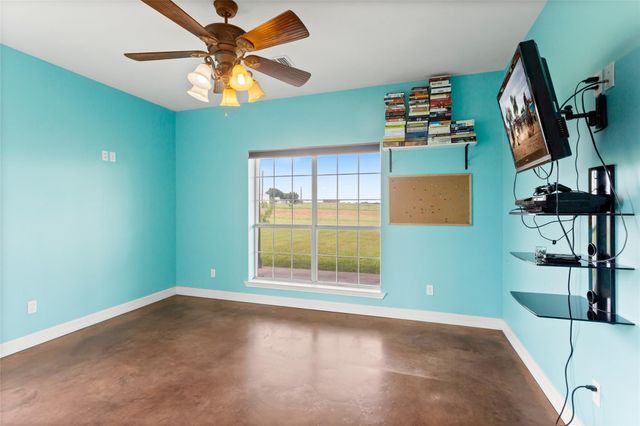 5750 Cedar Hill Road, Brenham, TX 77833