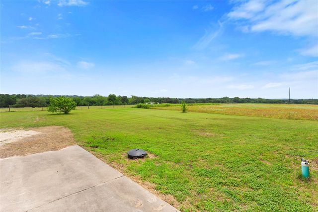 5750 Cedar Hill Road, Brenham, TX 77833