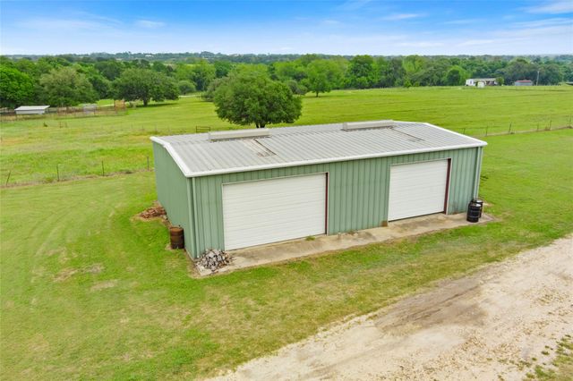 5750 Cedar Hill Road, Brenham, TX 77833