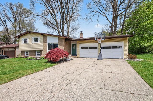 4642 Bonnie Avenue SE, Kentwood, MI 49508