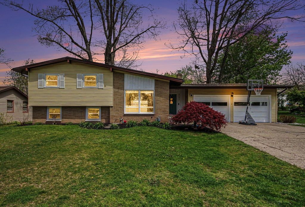 4642 Bonnie Avenue SE, Kentwood, MI 49508