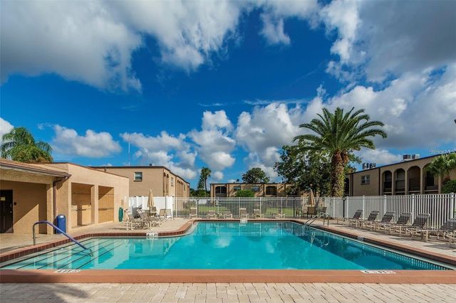 7701 STARKEY ROAD 521, Seminole, FL 33777