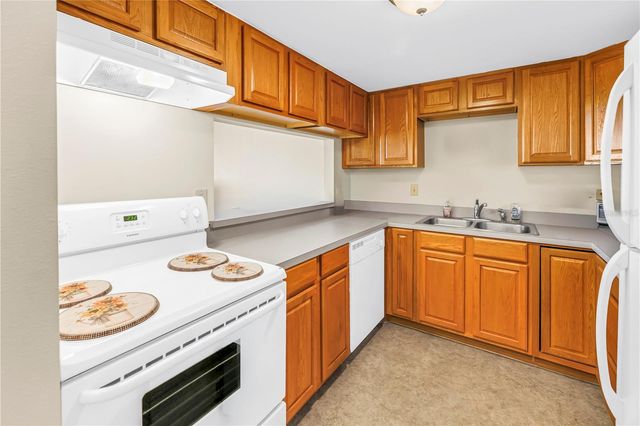 7701 STARKEY ROAD 521, Seminole, FL 33777
