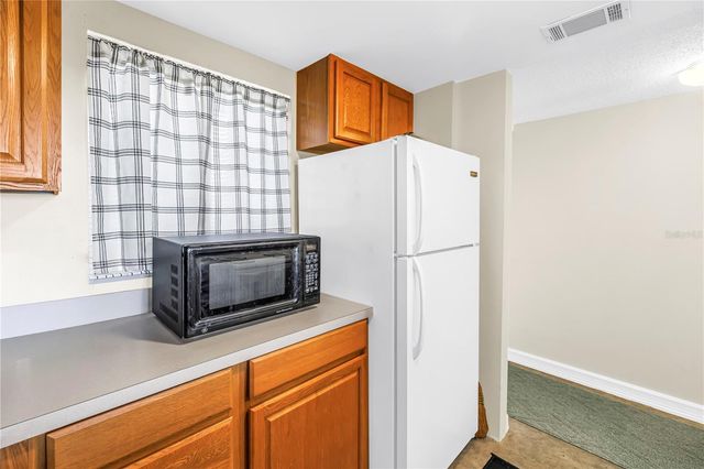 7701 STARKEY ROAD 521, Seminole, FL 33777