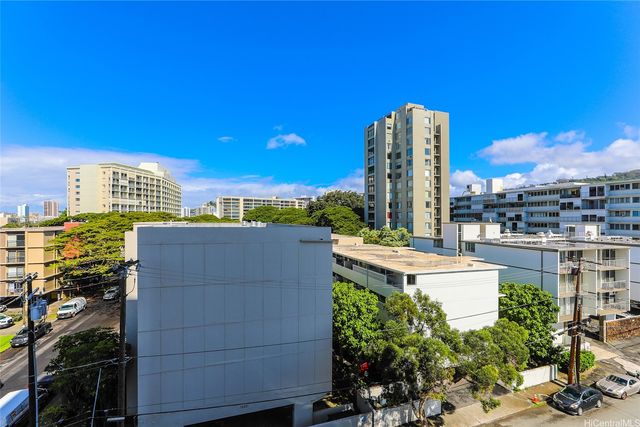 1624 Dole Street 603, Honolulu, HI 96822