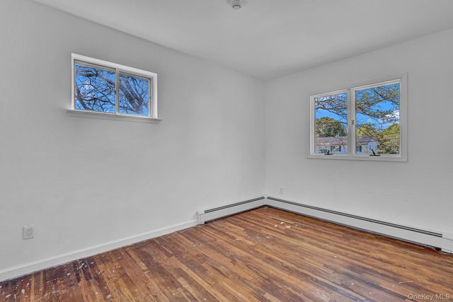 335 Babylon Street, Islip Terrace, NY 11752