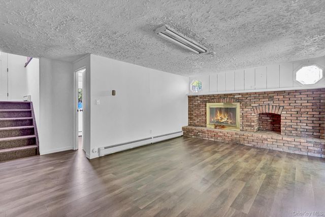 335 Babylon Street, Islip Terrace, NY 11752