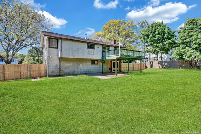 335 Babylon Street, Islip Terrace, NY 11752