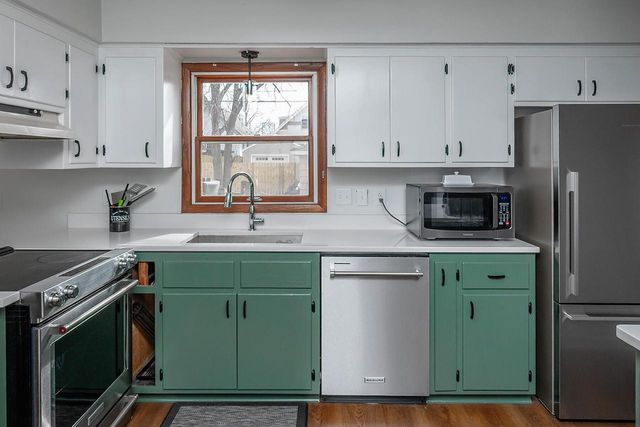 207 Douglass AVENUE, Waukesha, WI 53186