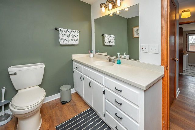 207 Douglass AVENUE, Waukesha, WI 53186