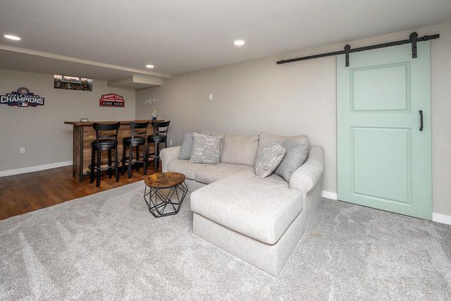 207 Douglass AVENUE, Waukesha, WI 53186